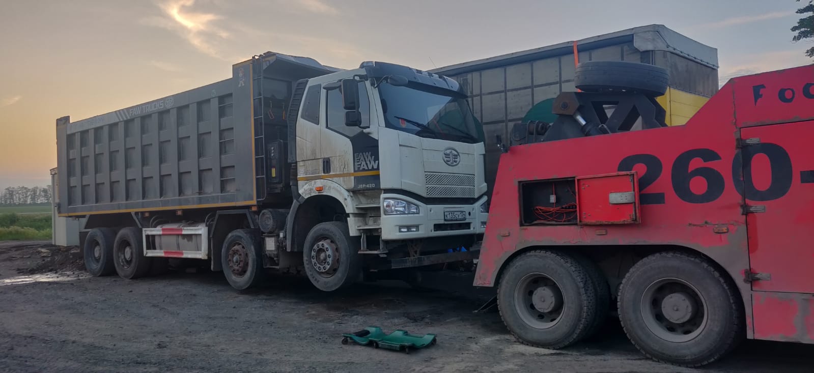 J6 8x4 Самосвал