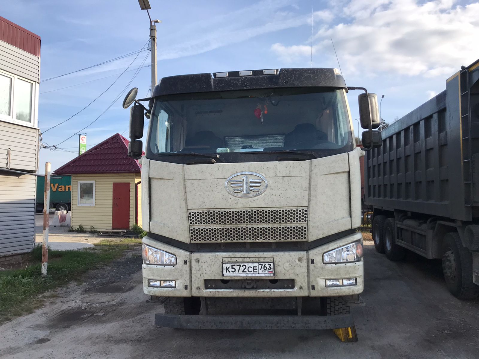 J6 8x4 Самосвал