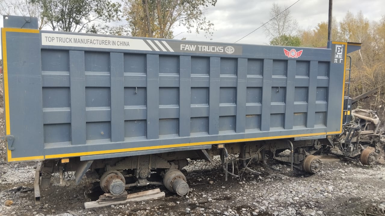 J6 8x4 Самосвал