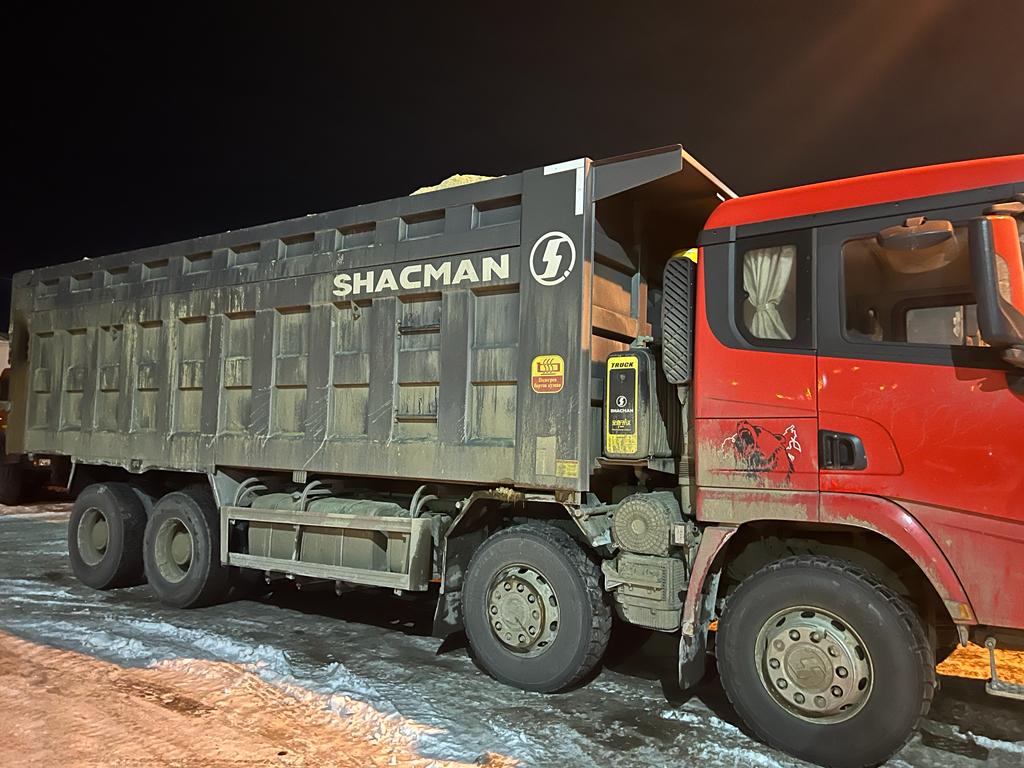 SX* 8x4 Самосвал