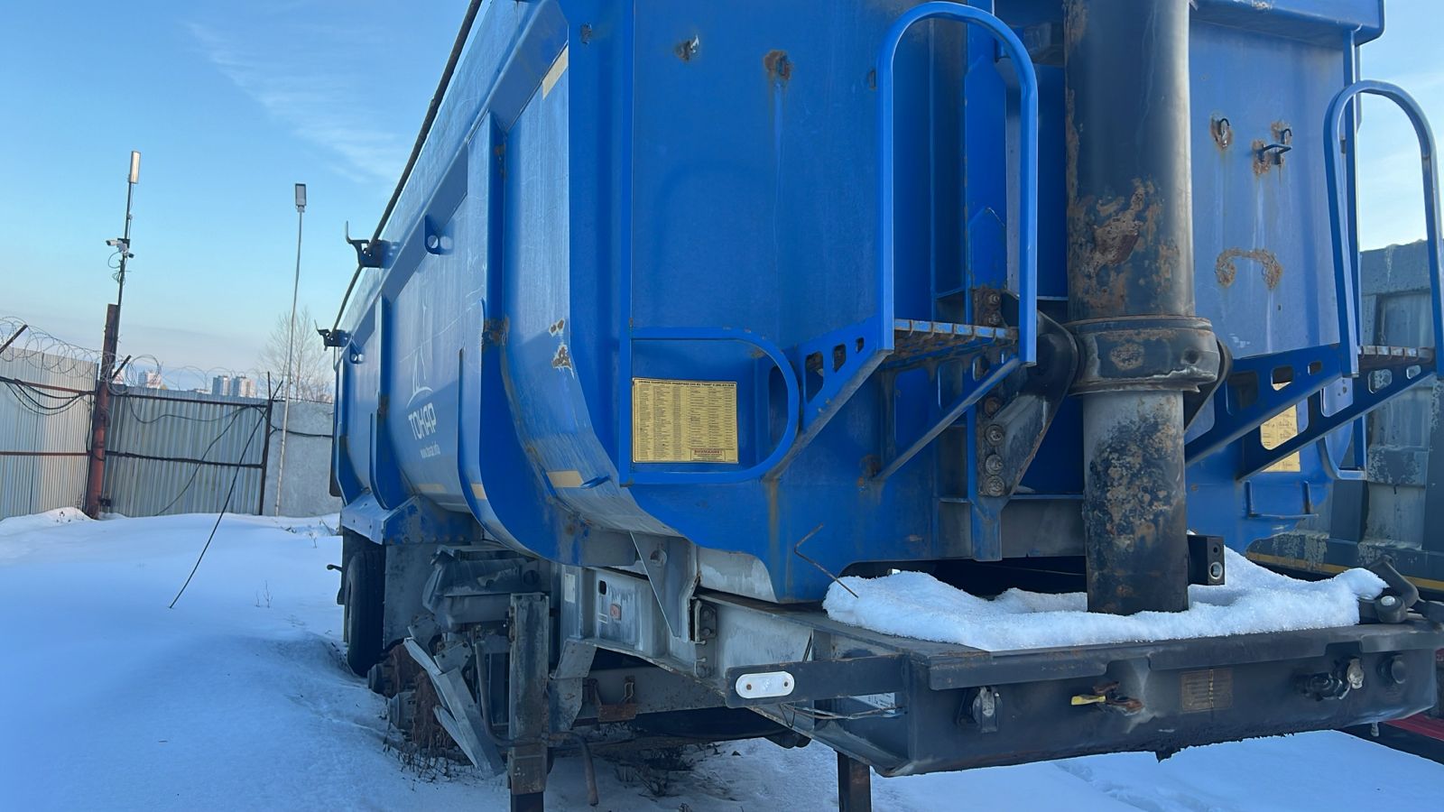 9523 Полуприцеп самосвальный