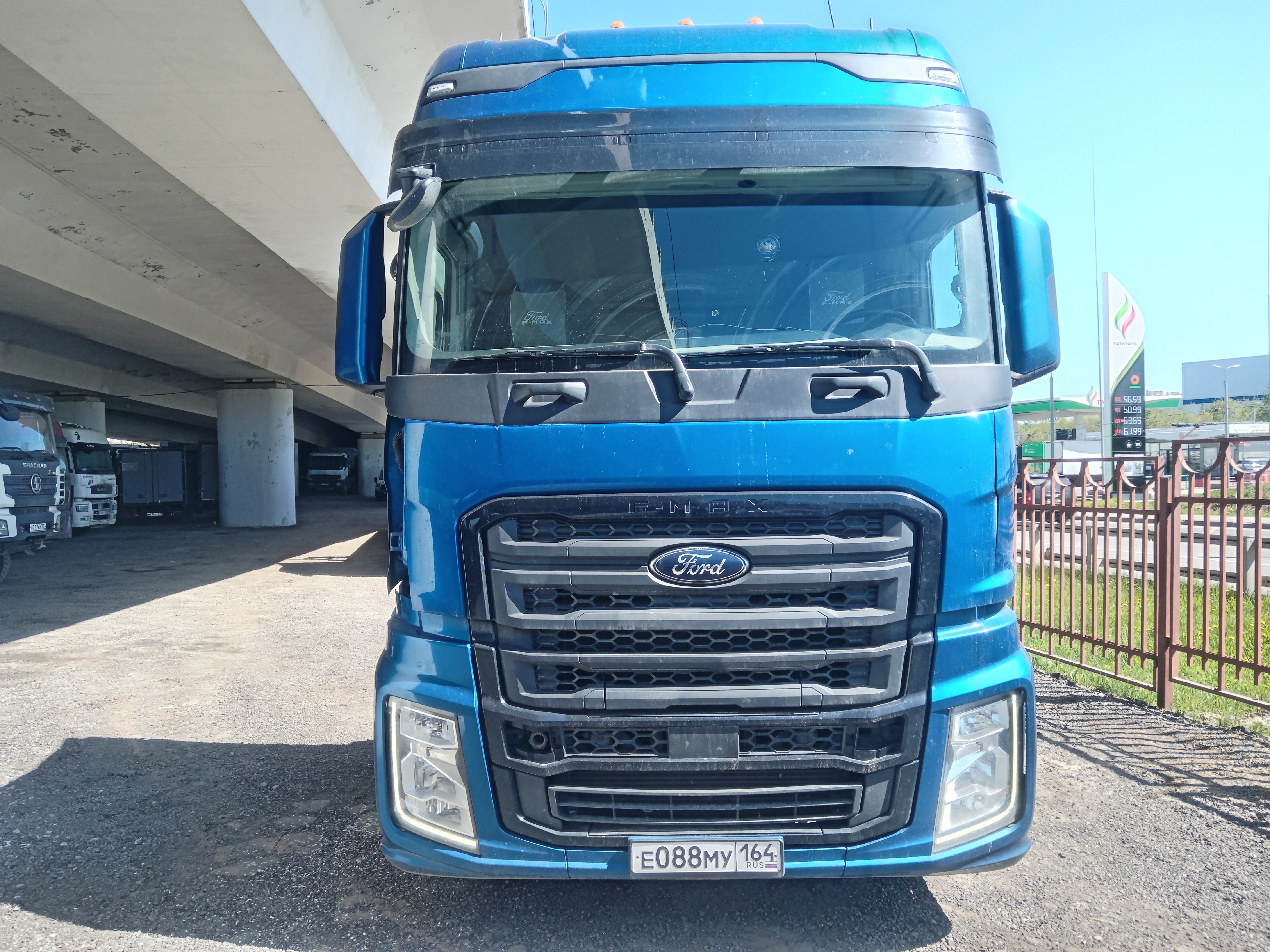 F-Max 4x2 Седельный тягач