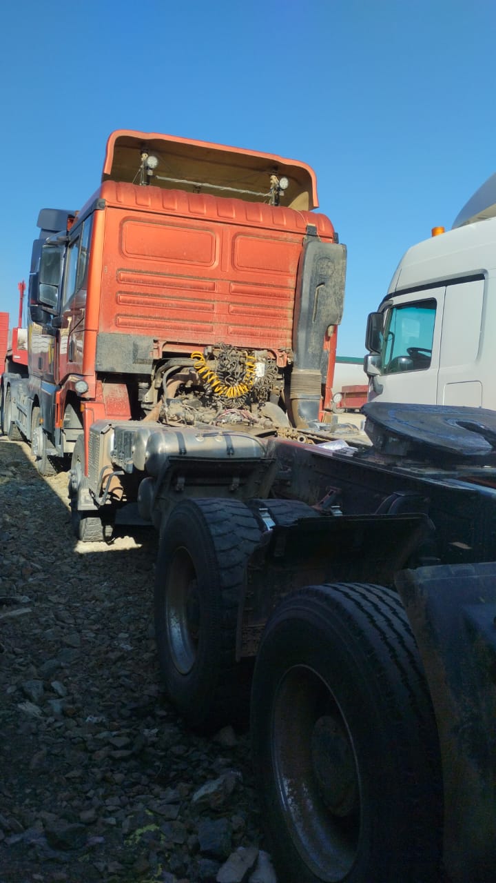 SX* 6x6 Седельный тягач