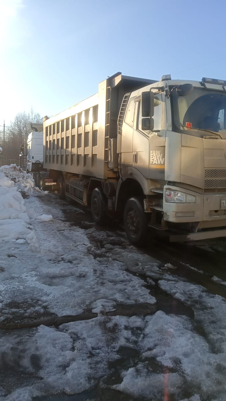 J6 8x4 Самосвал