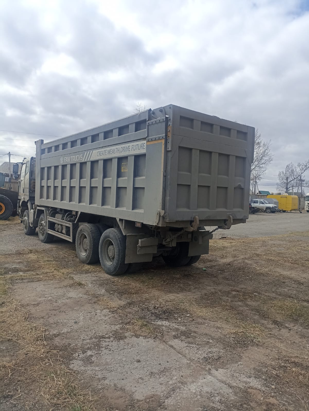 CA 3310 8x4 Самосвал