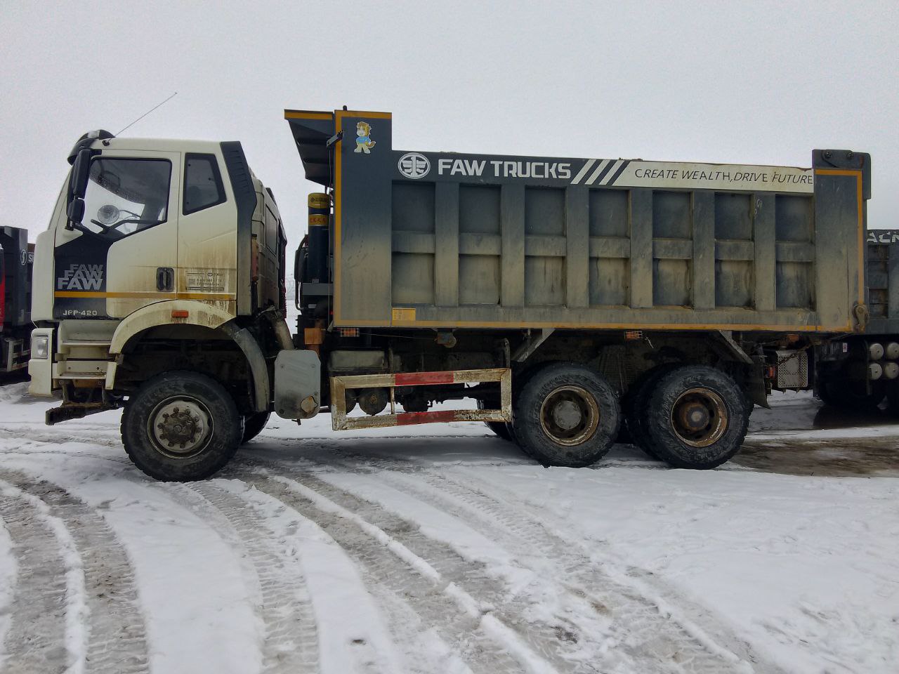 J6 6x6 Самосвал