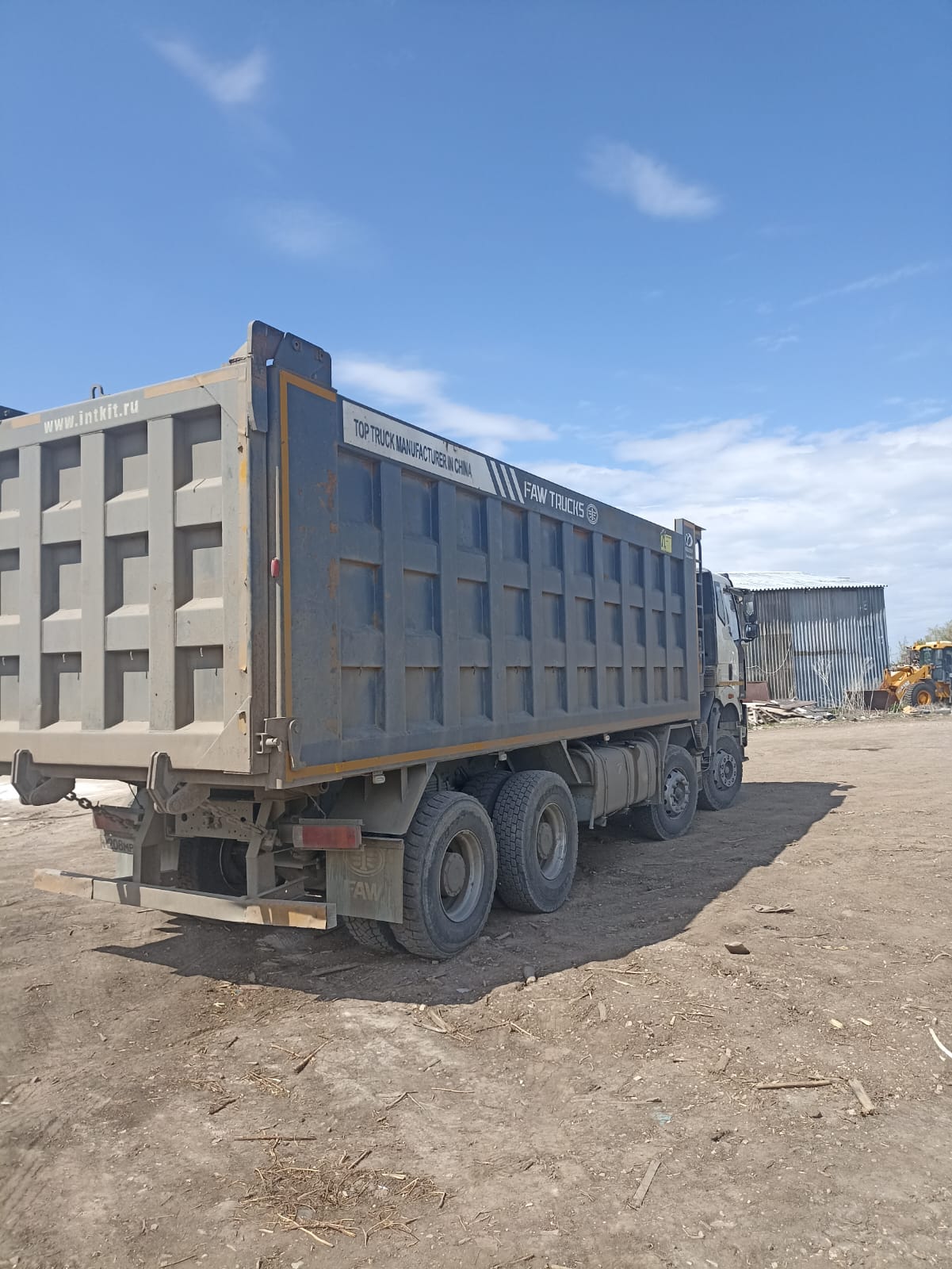 J6 8x4 Самосвал