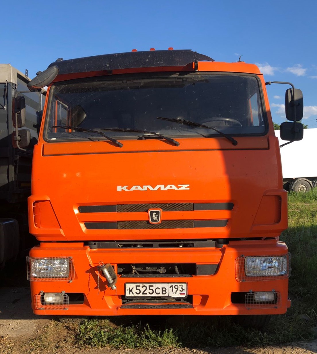 3387* на шасси КамАЗ 6520 6x4 Зерновоз