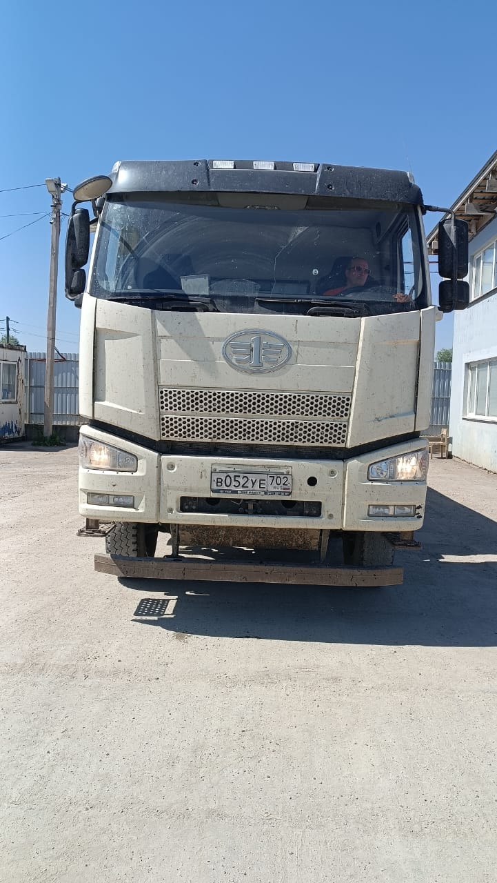 CA 3310 8x4 Самосвал