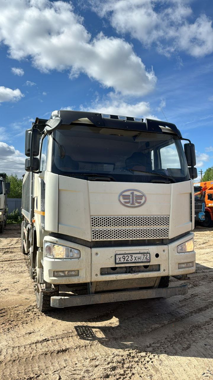 J6 8x4 Самосвал