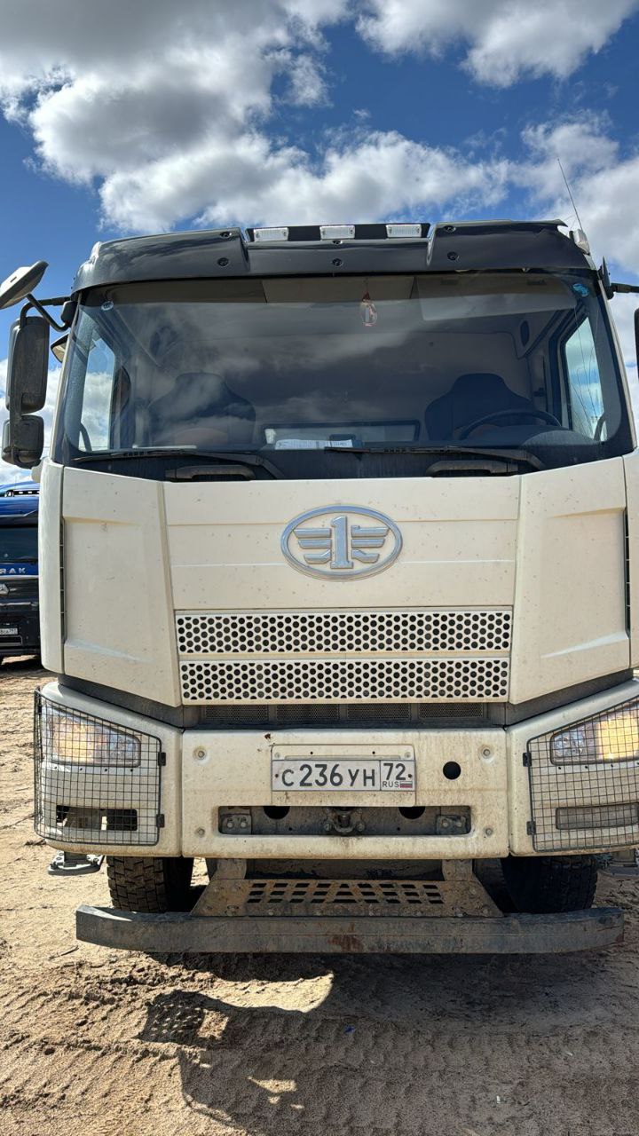 J6 8x4 Самосвал