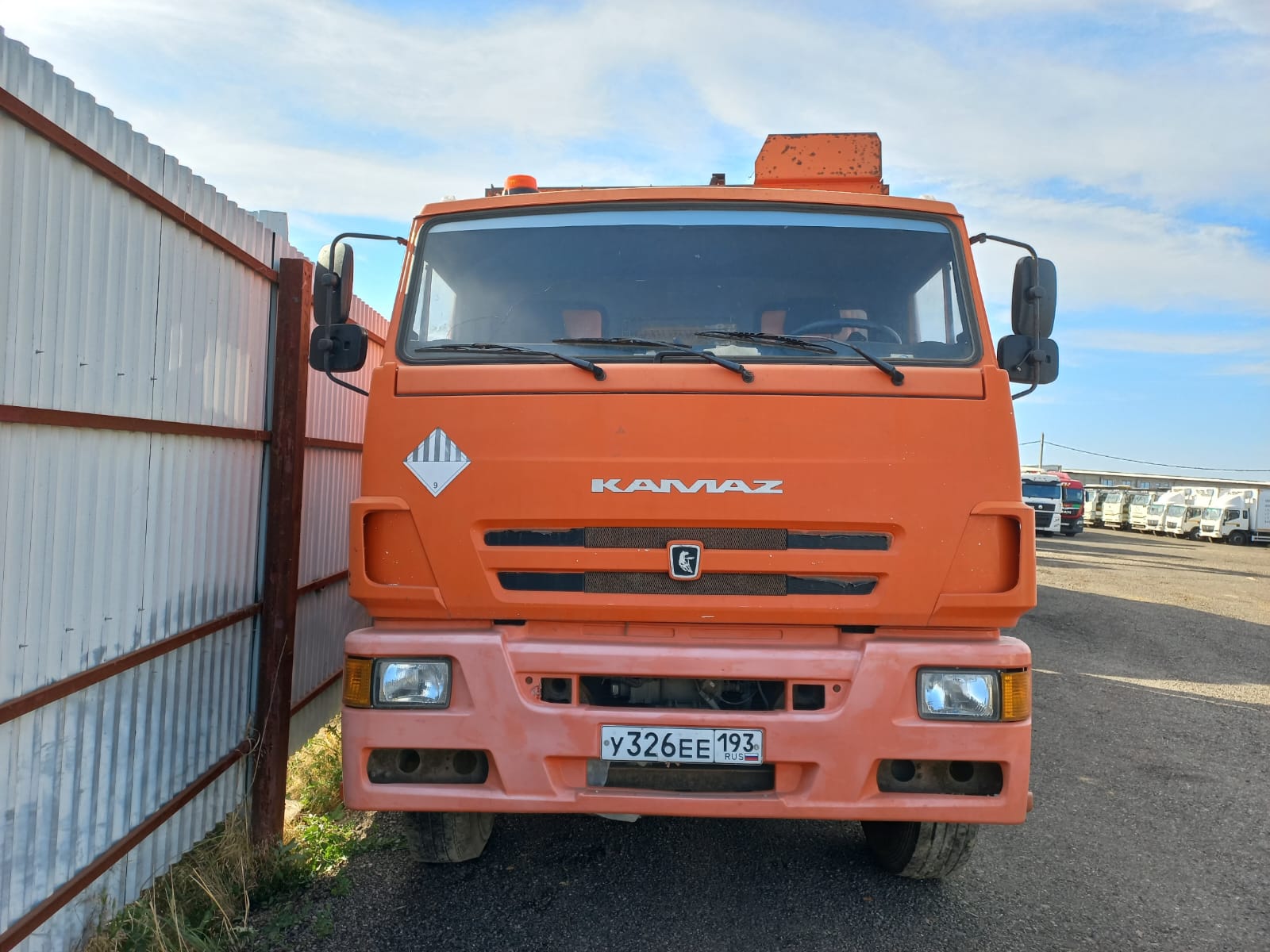 МК-444* на шасси КамАЗ 53605 4x2 Мусоровоз