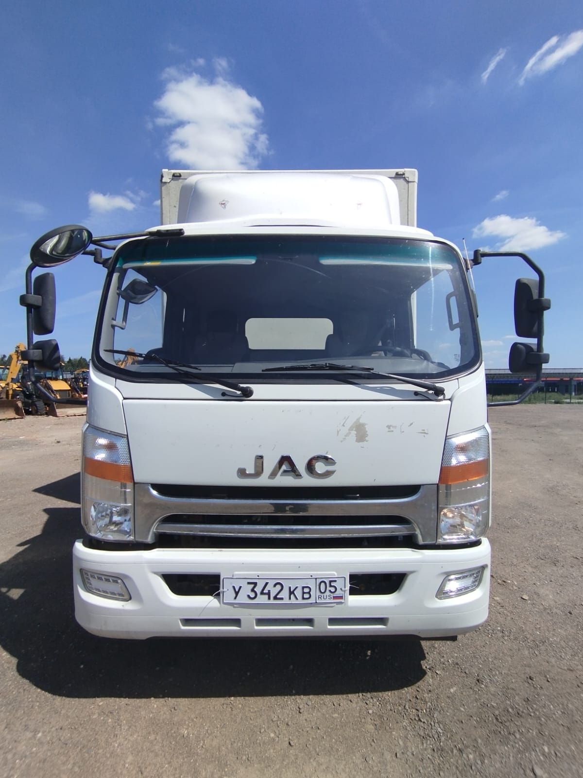 2818* на шасси JAC N120 Изотермический/рефрижератор