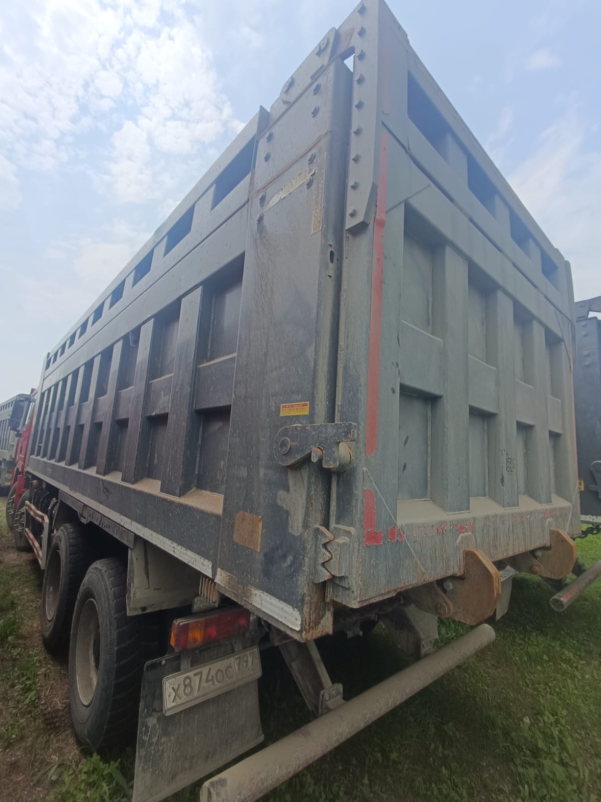SX* 8x4 Самосвал