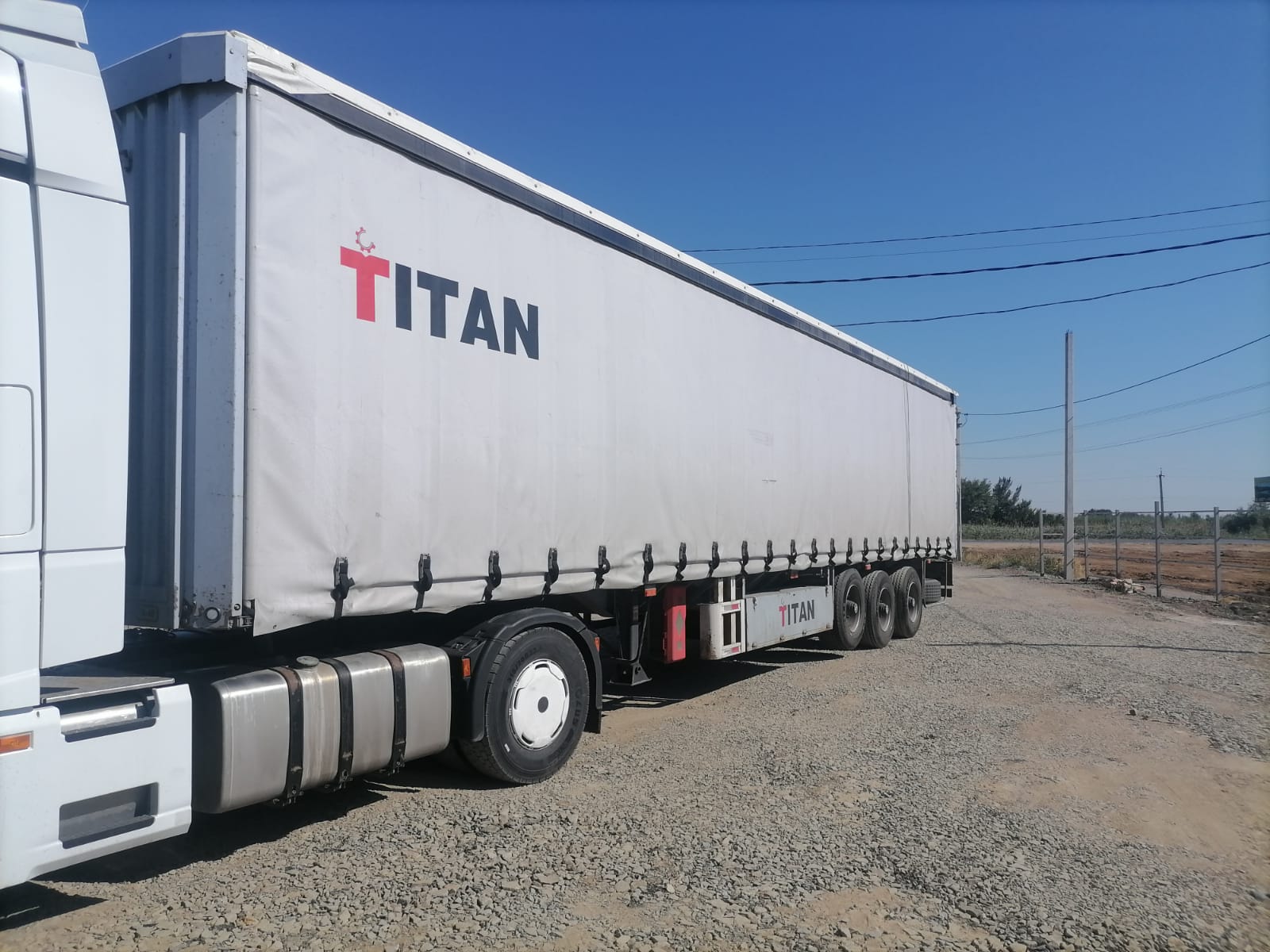 TITAN226 Полуприцеп шторный