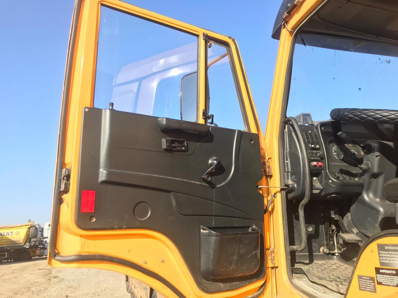 458901 на шасси КамАЗ 65115 6x4 Самосвал