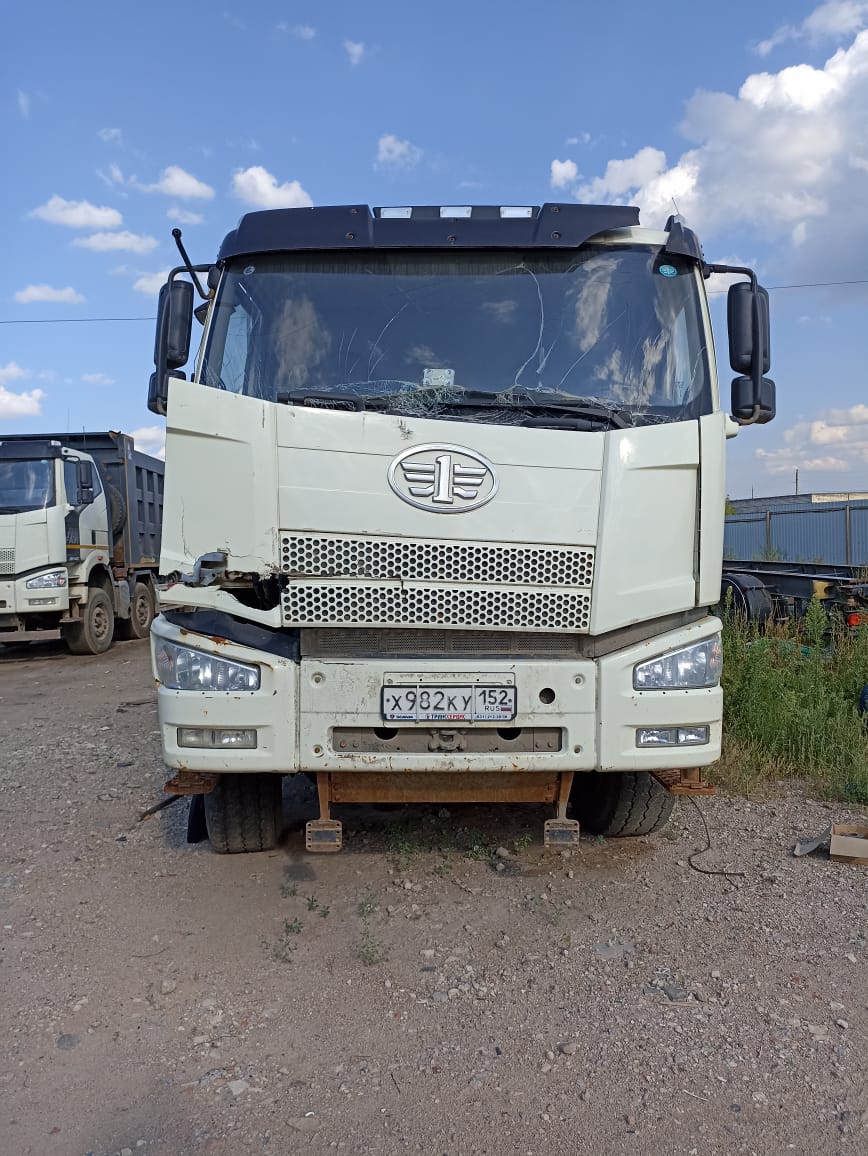 J6 8x4 Самосвал