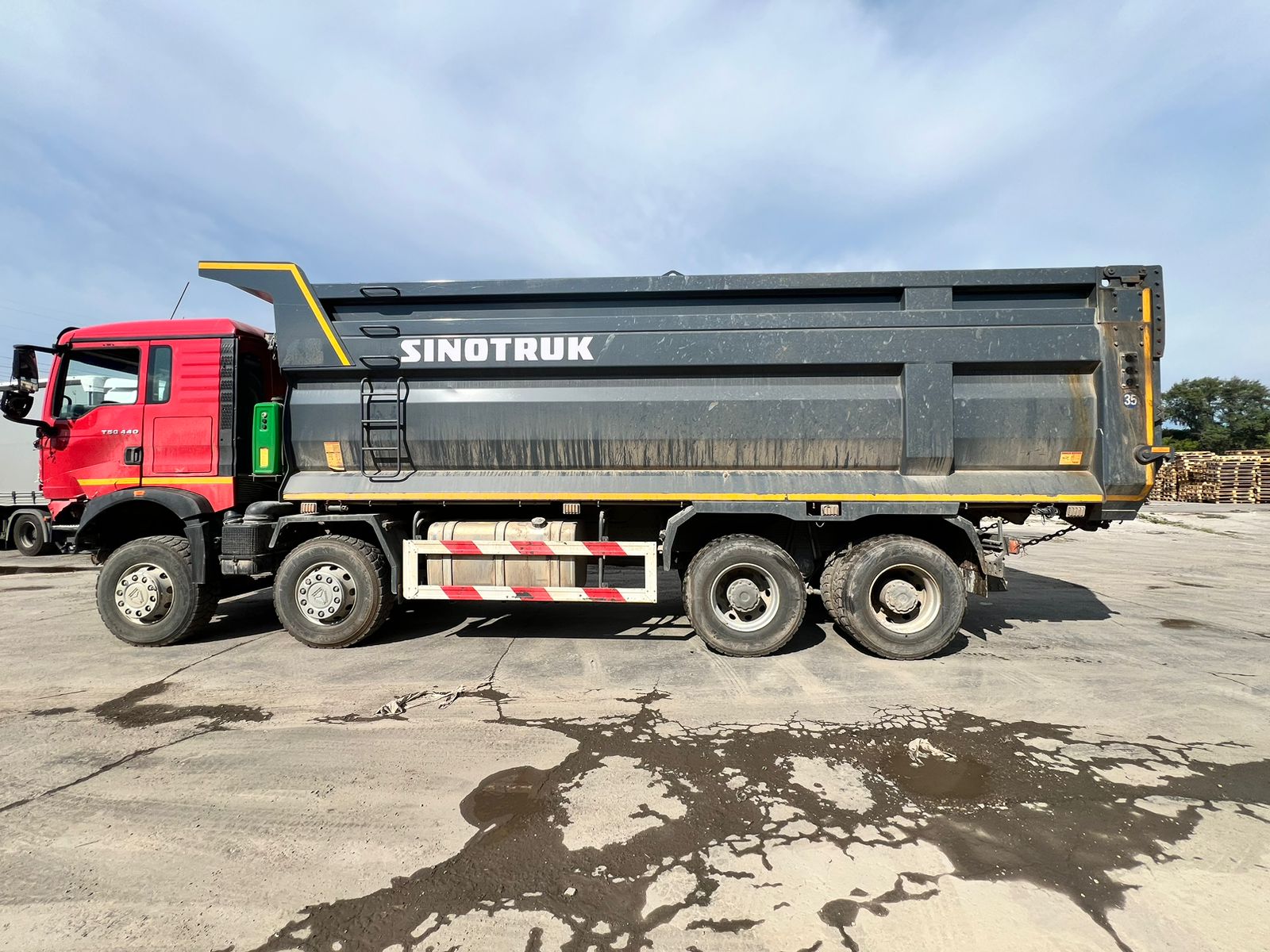 T5G 8x4 Самосвал