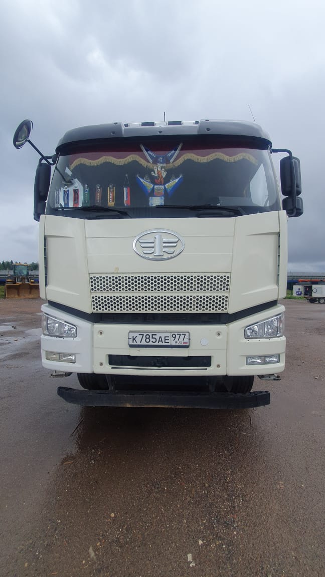 J6 8x4 Самосвал