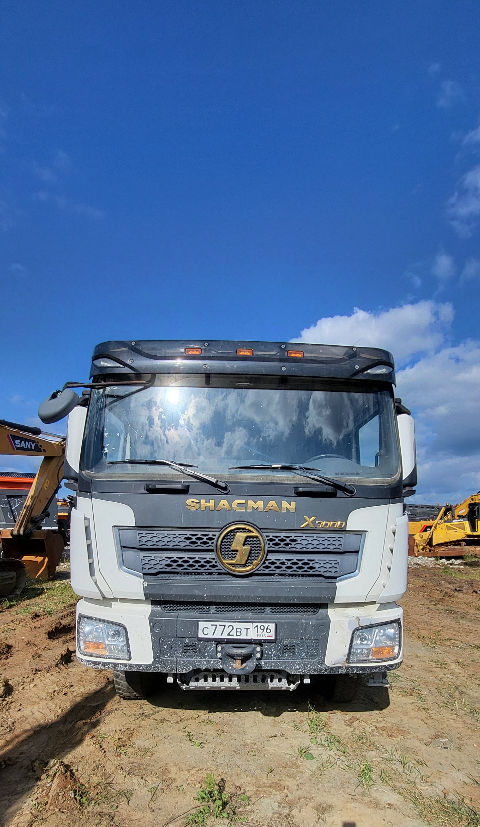 SX* 8x4 Самосвал