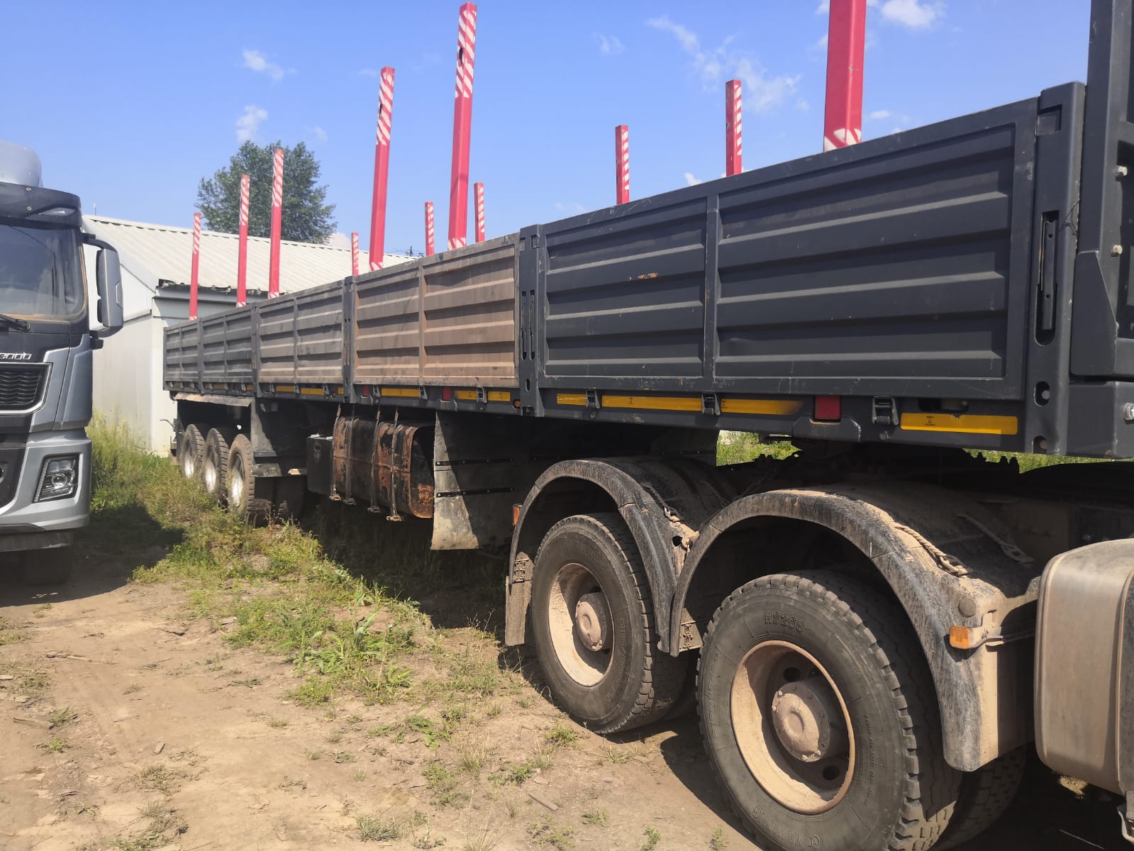 9318* Полуприцеп тяжеловоз 3 оси
