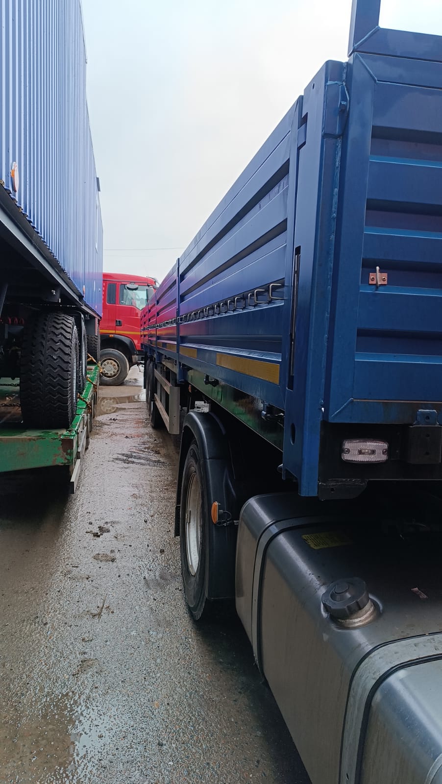 5885* Полуприцеп бортовой