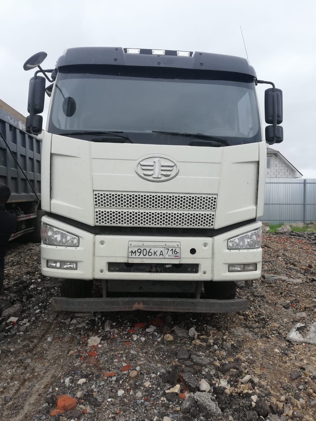 J6 8x4 Самосвал