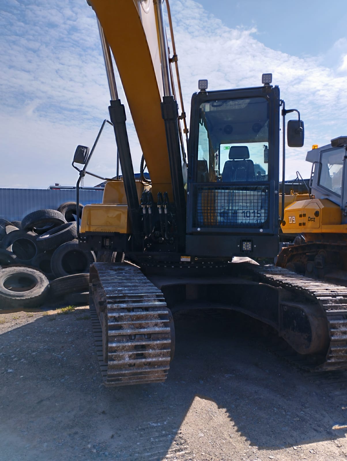 FR225* Экскаватор