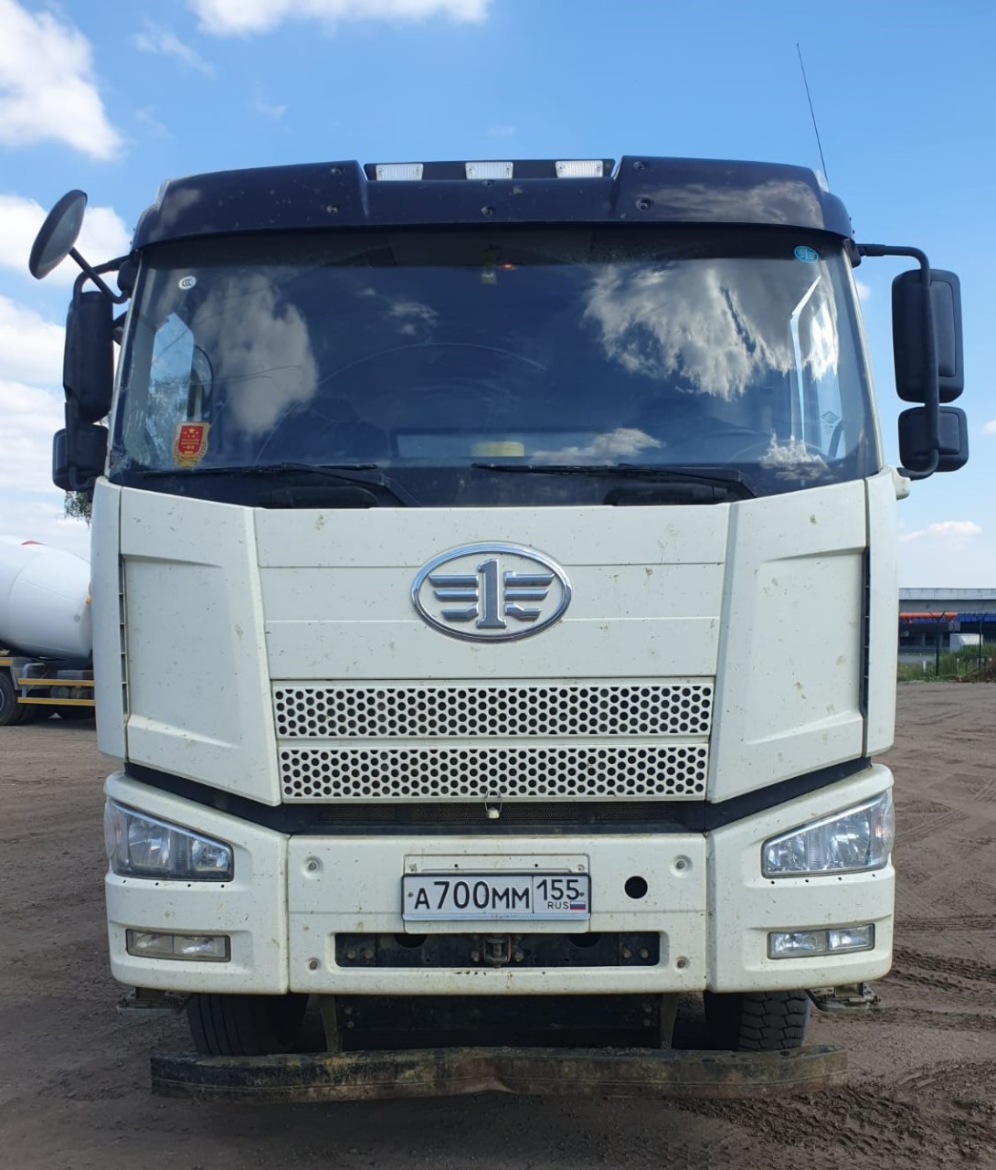 J6 8x4 Самосвал