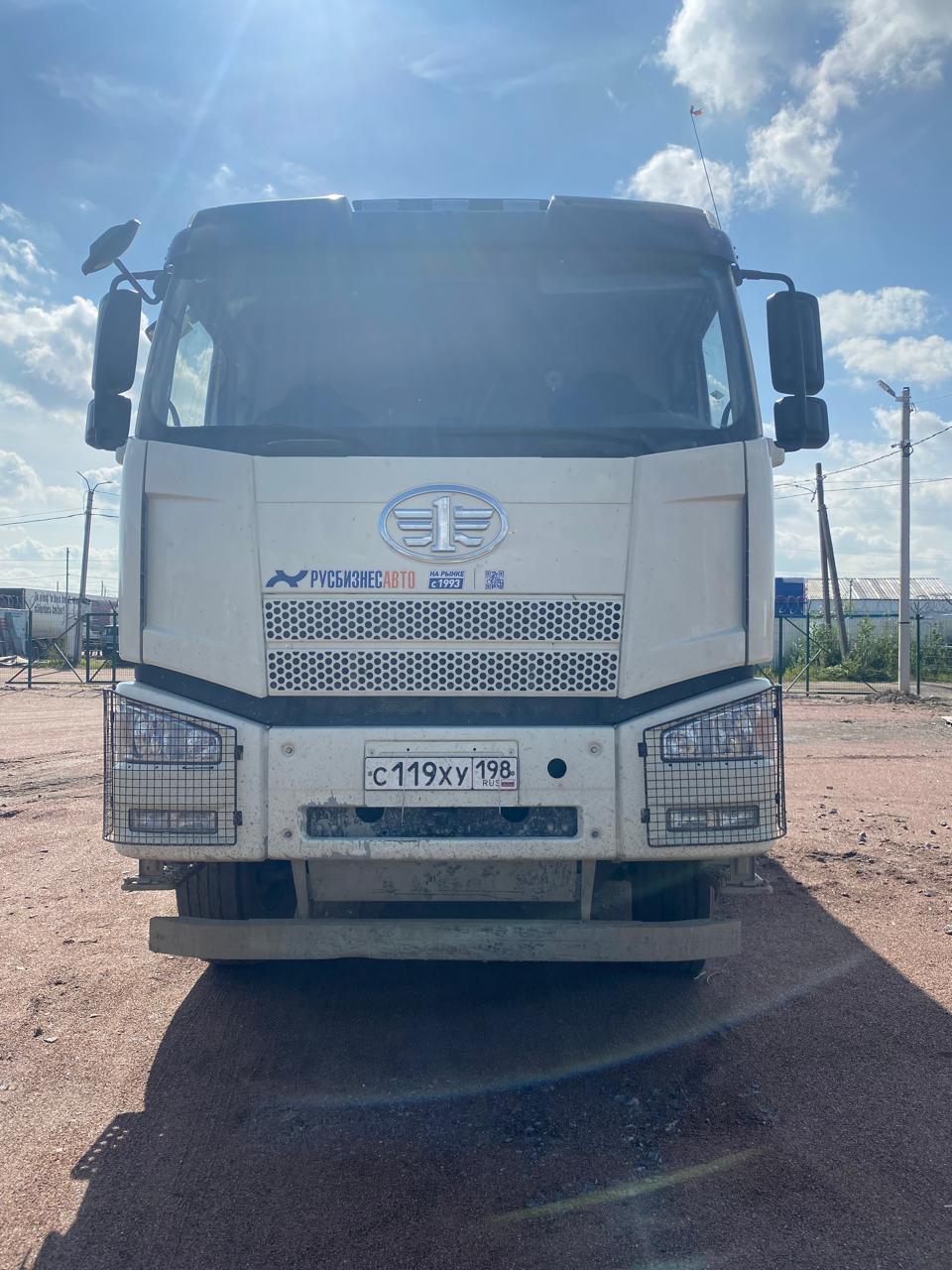 5589* на шасси FAW CA 3310 8x4 Самосвал