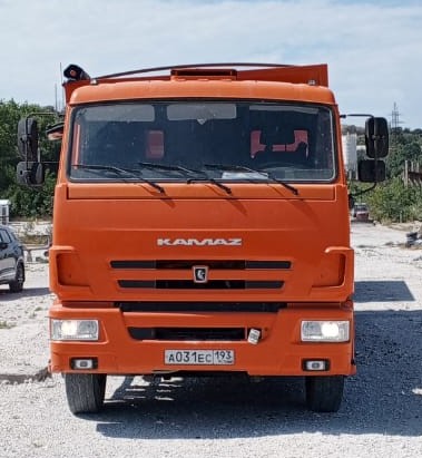 6535* на шасси КамАЗ 65115 6x4 Зерновоз