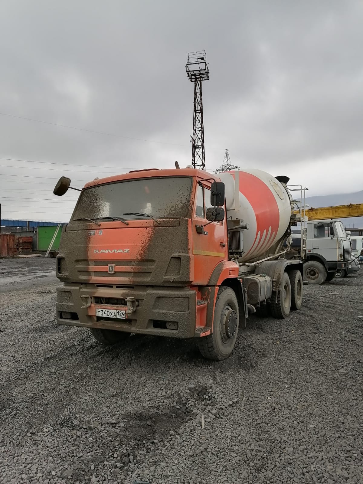 5814* на шасси КамАЗ 6520 6x4 Автобетоносмеситель