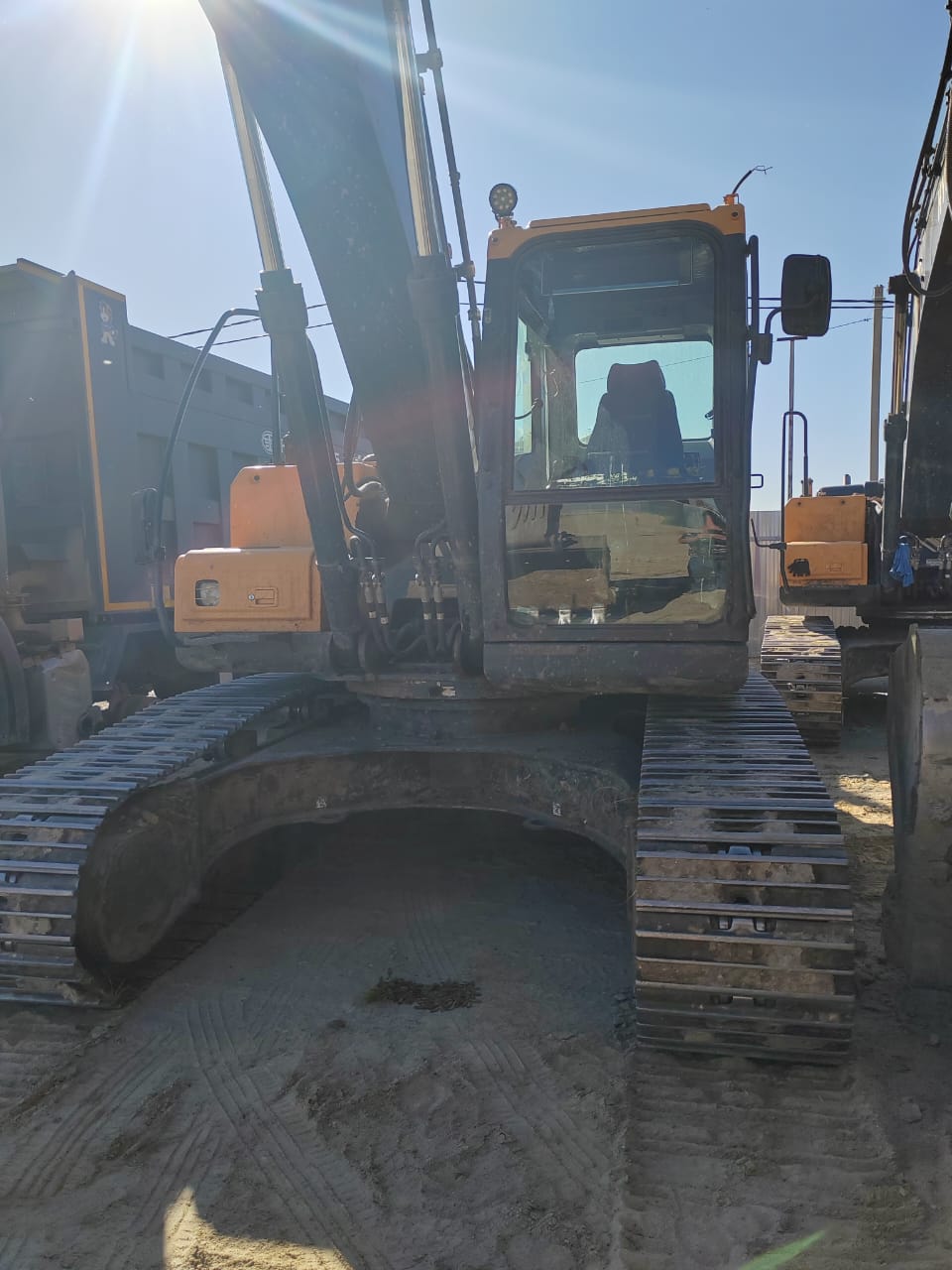 HX220 Экскаватор