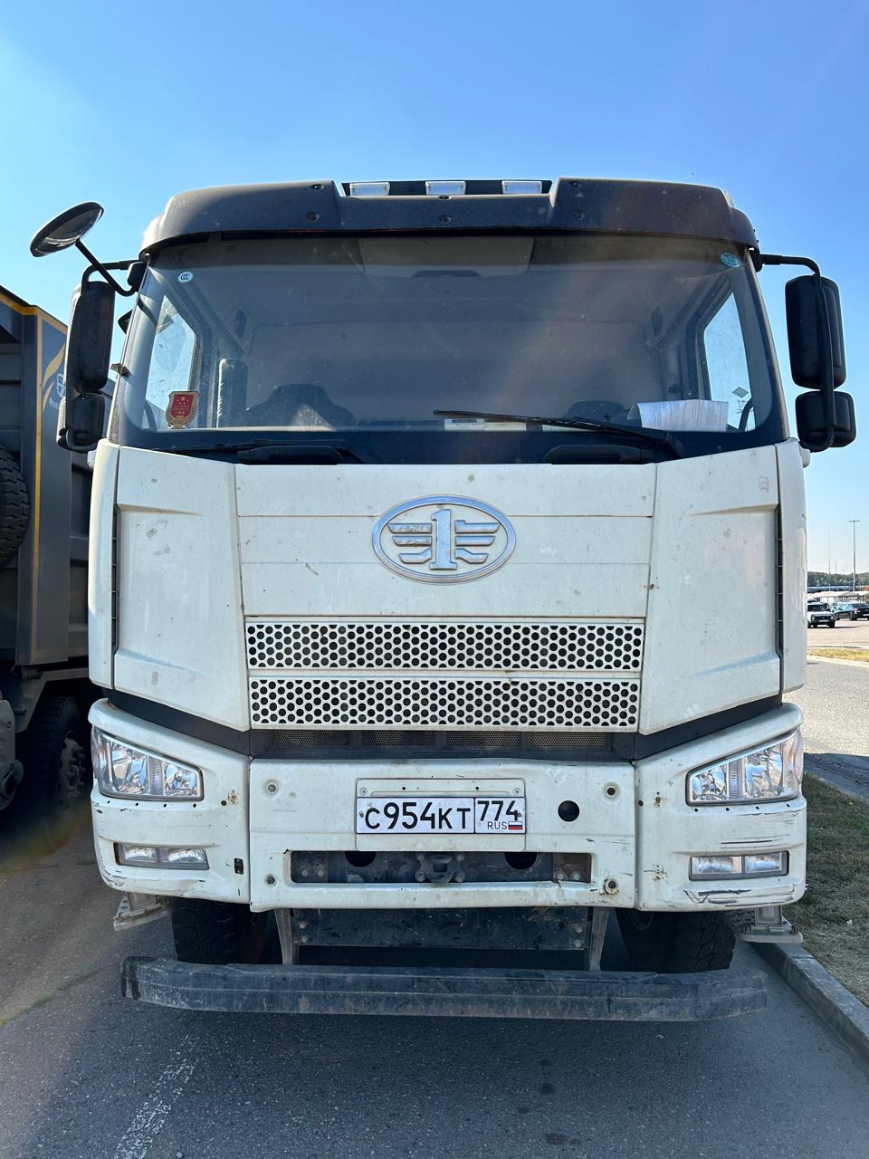J6 8x4 Самосвал