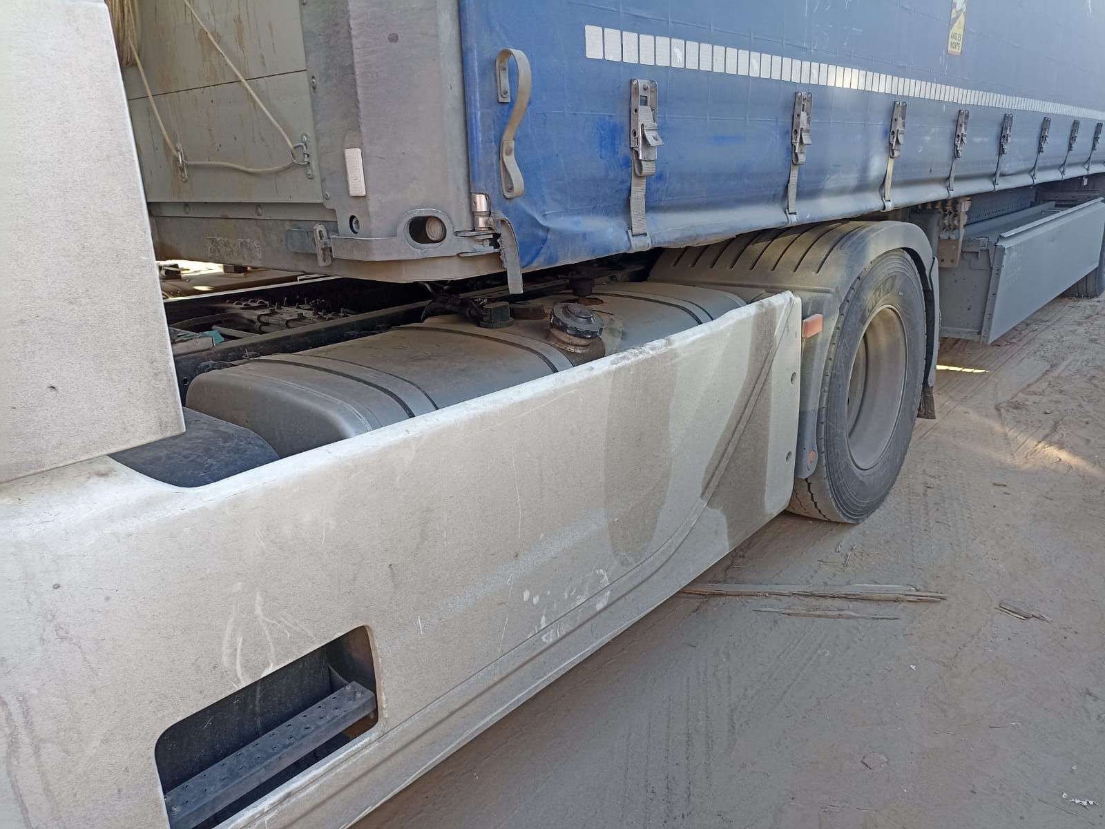 SCS Полуприцеп шторный