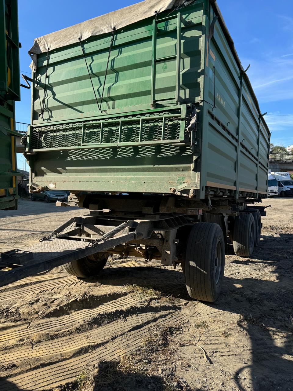 8596* Прицеп зерновоз