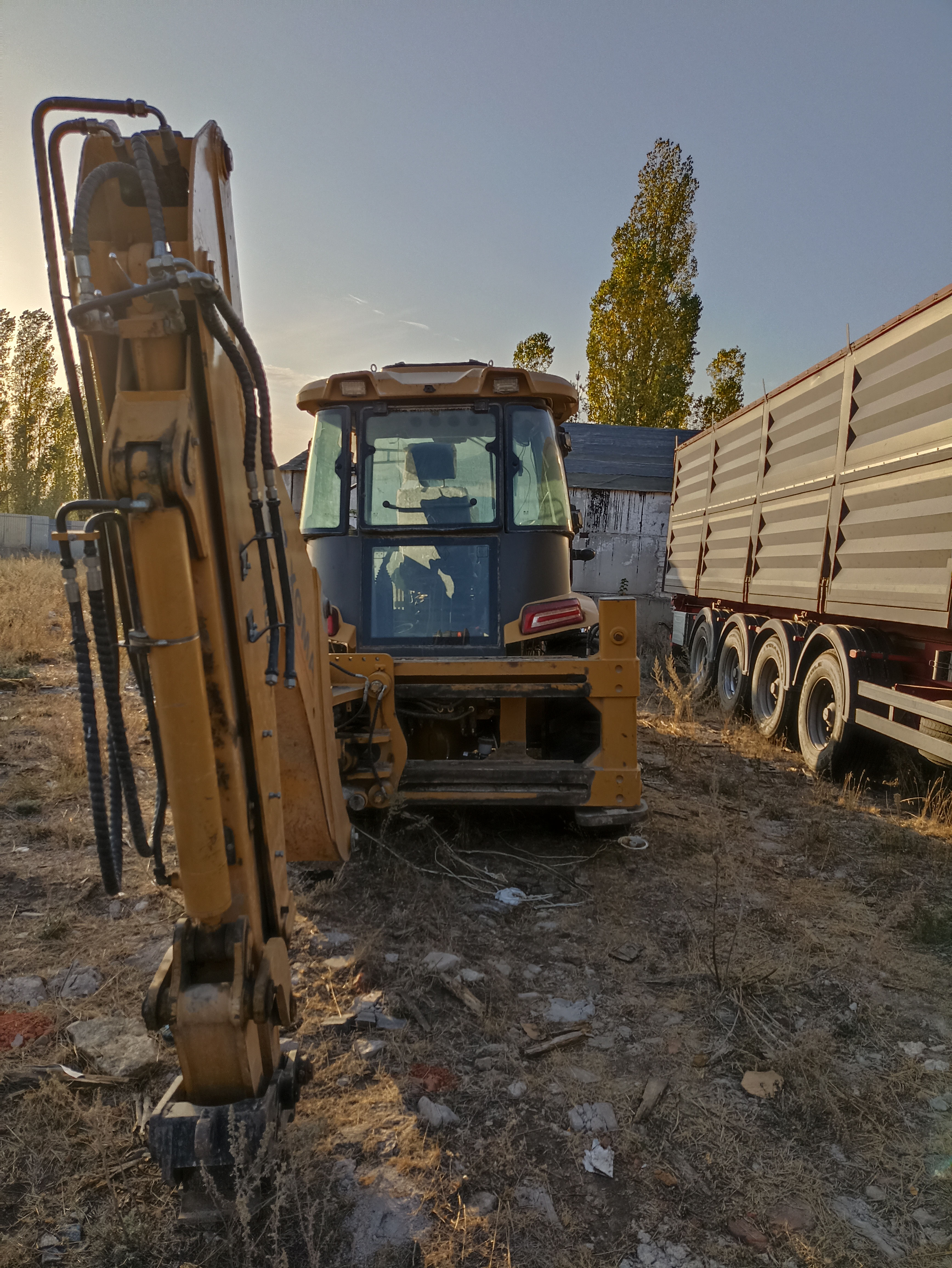 XG765* Экскаватор-погрузчик