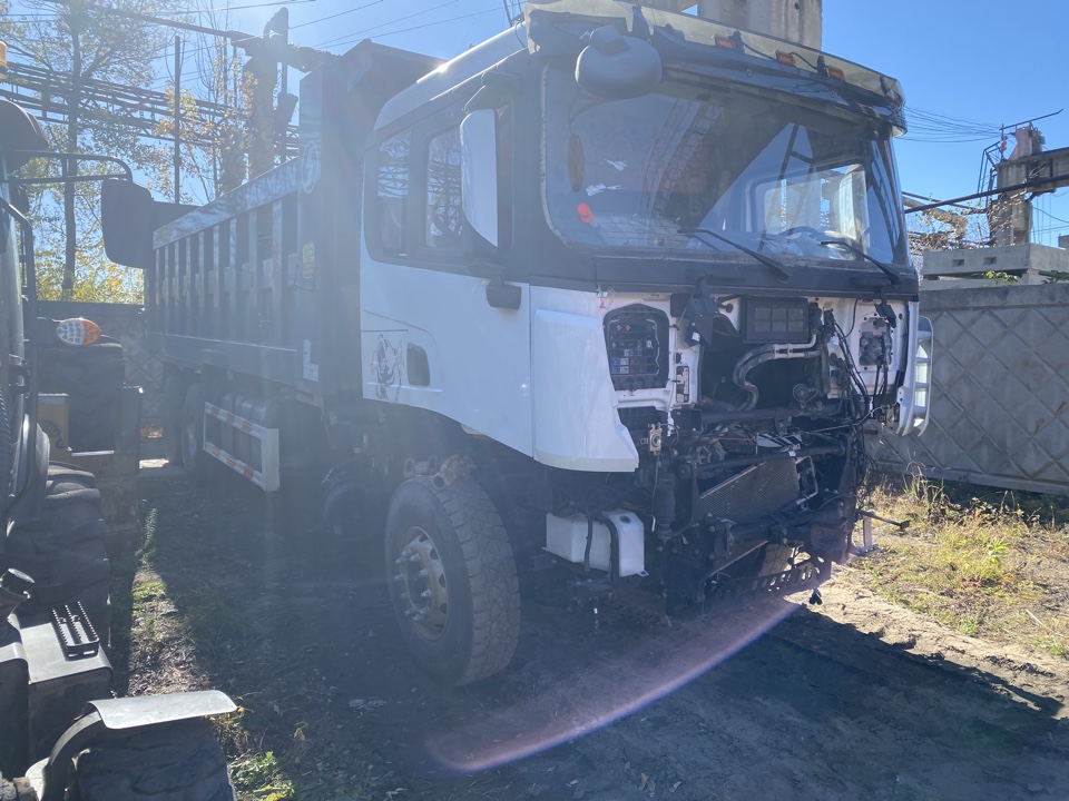 SX* 8x4 Самосвал
