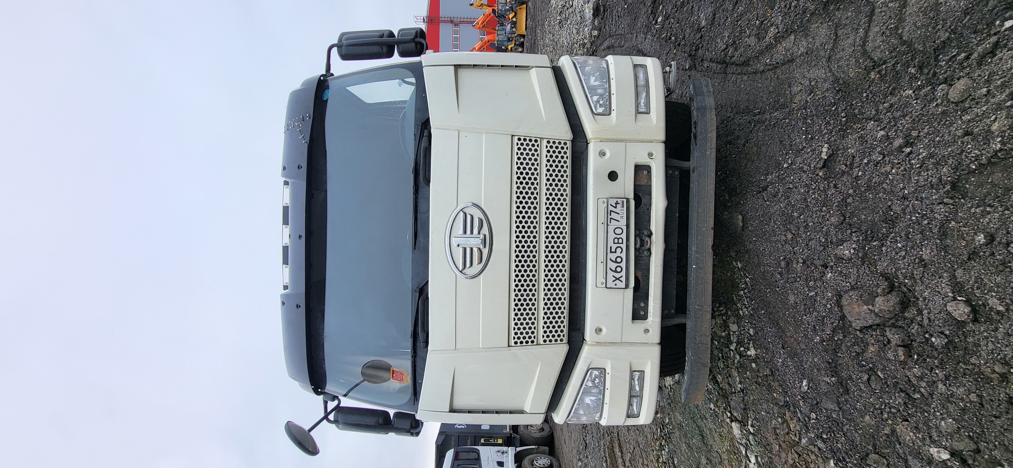 J6 8x4 Самосвал