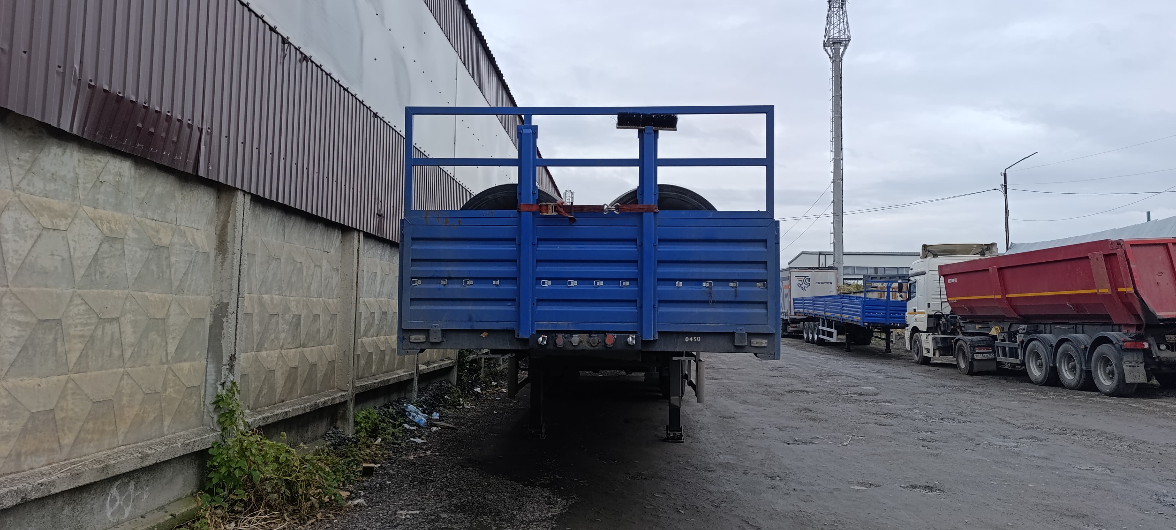 5885* Полуприцеп бортовой