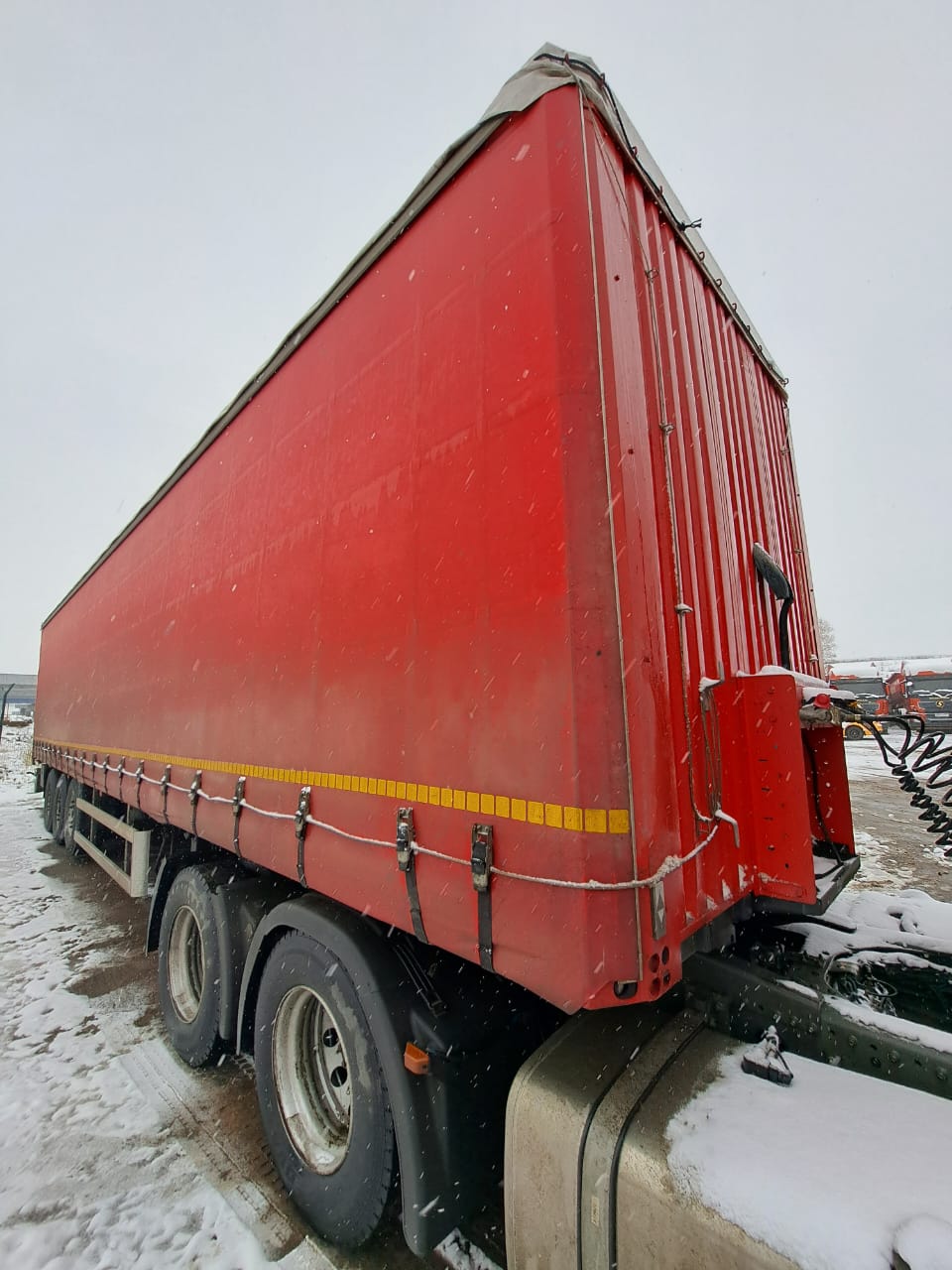 5885* Полуприцеп шторный
