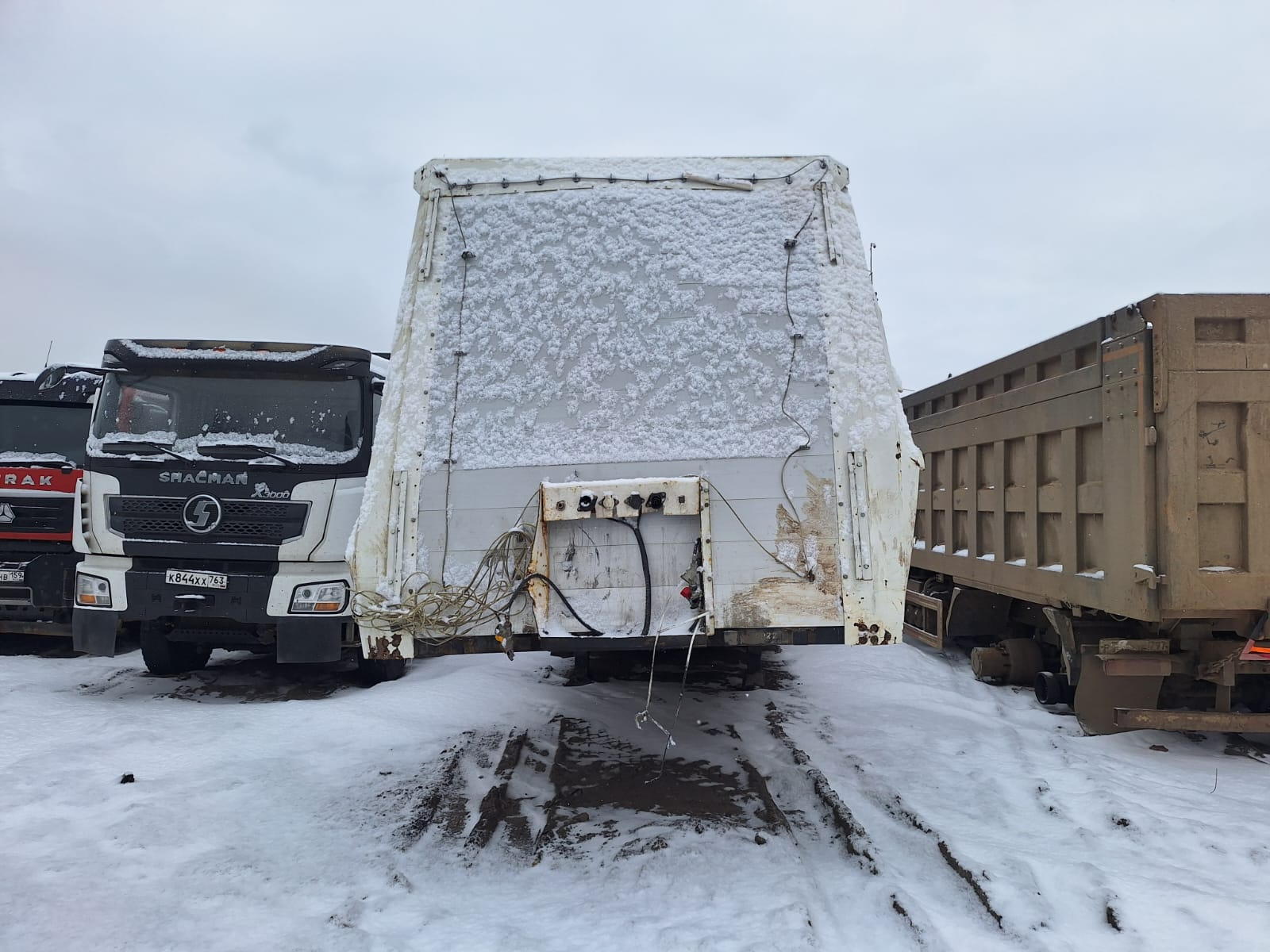 5885* Полуприцеп шторный