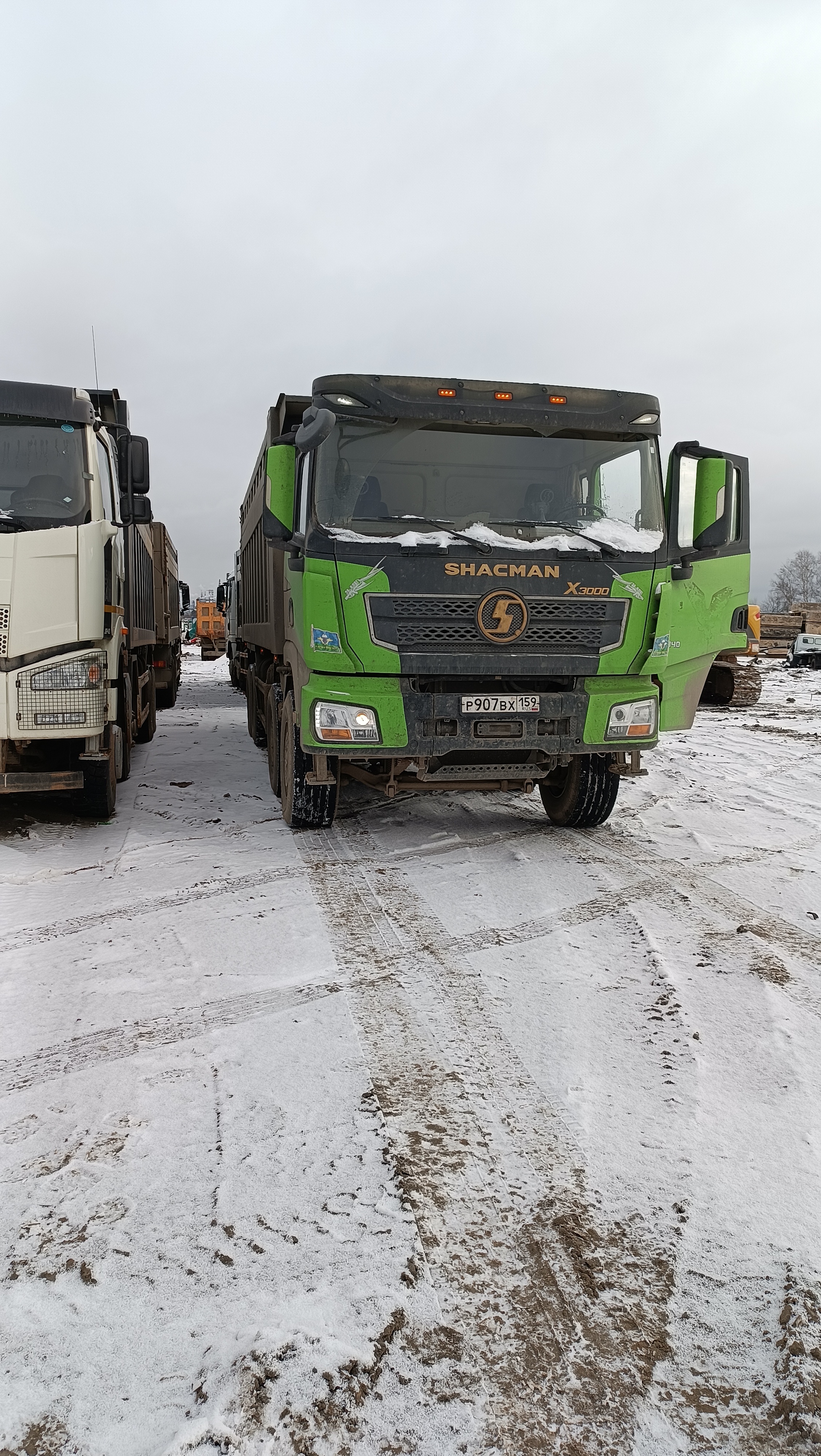 SX* 8x4 Самосвал