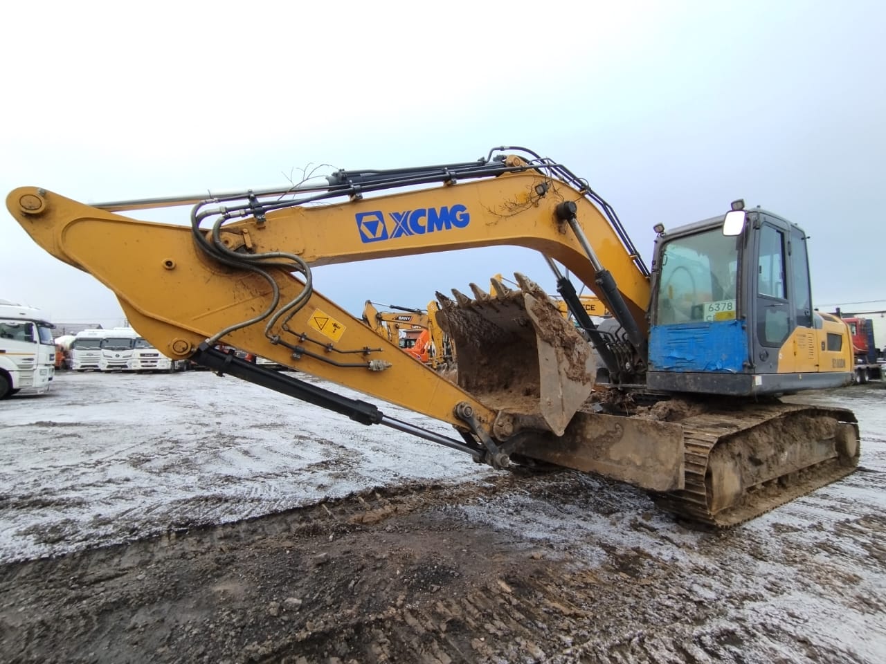 XE180* Экскаватор