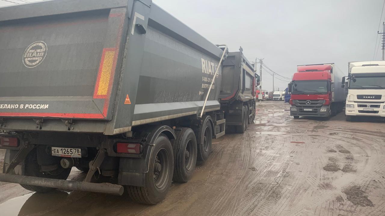 858* Прицеп самосвал