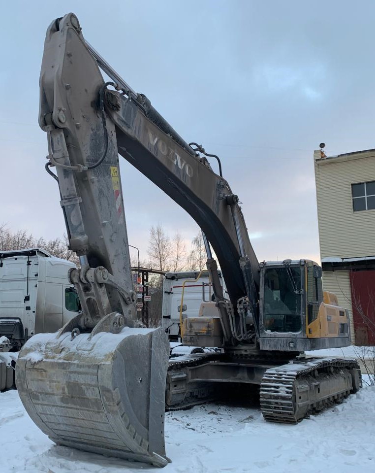 EC480* Экскаватор