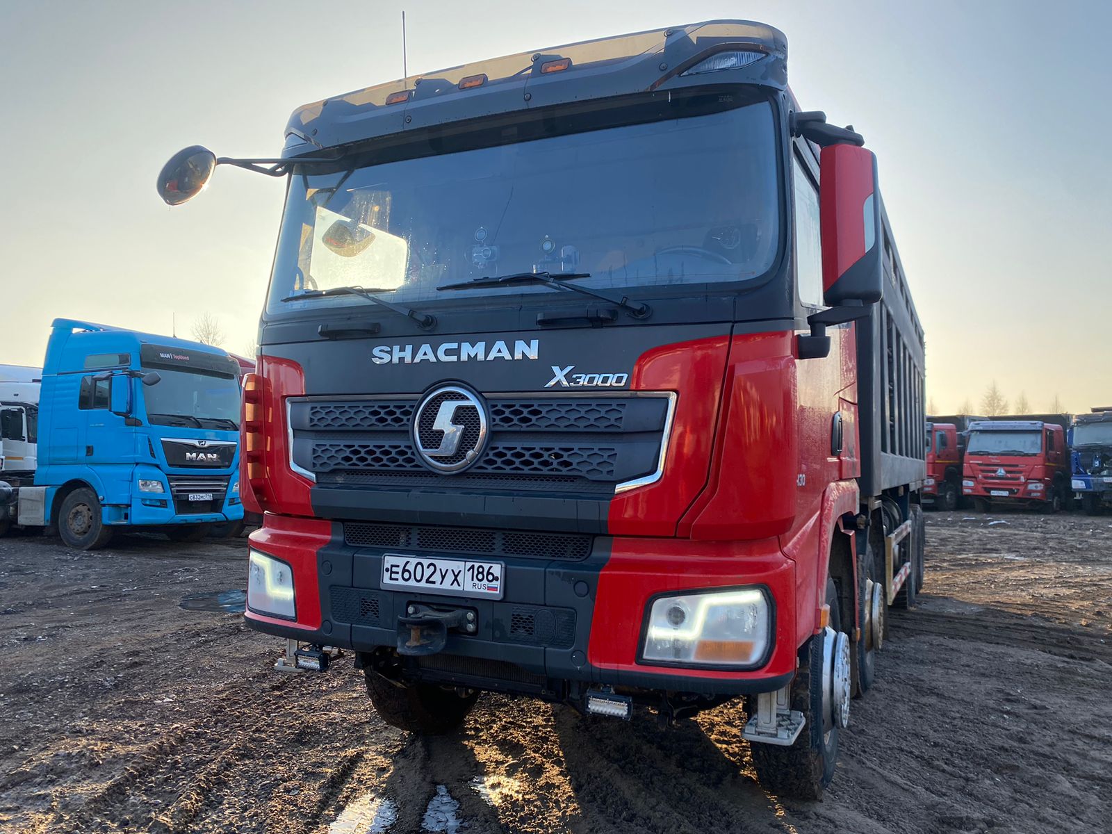 SX* 8x4 Самосвал