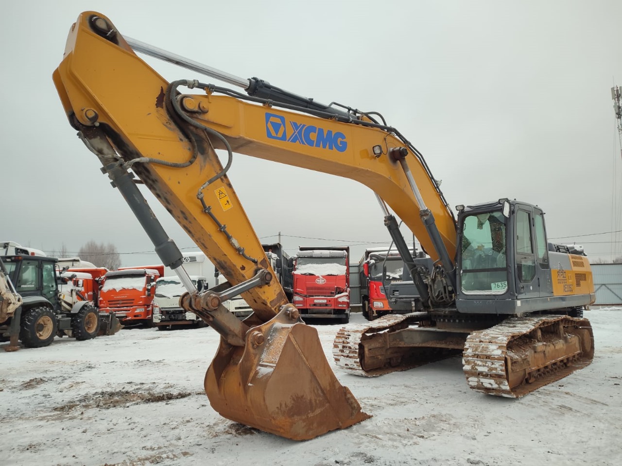 XE335 Экскаватор