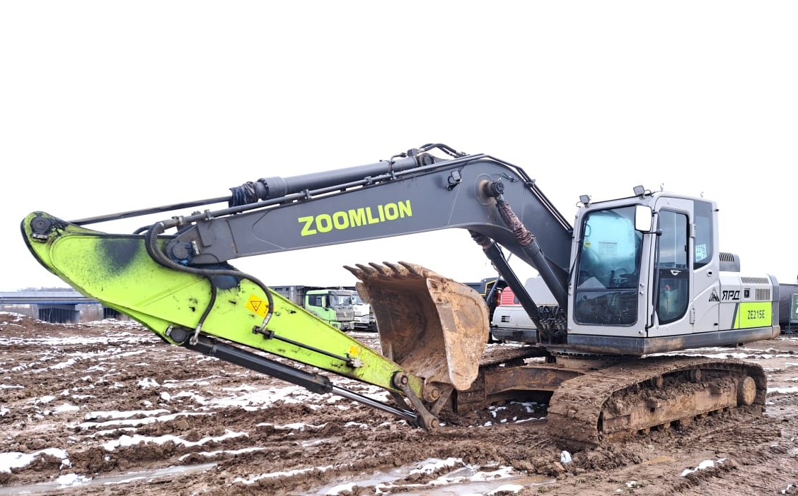 ZE215 Экскаватор