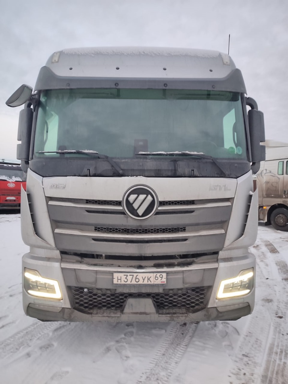 AUMAN 4x2 Седельный тягач